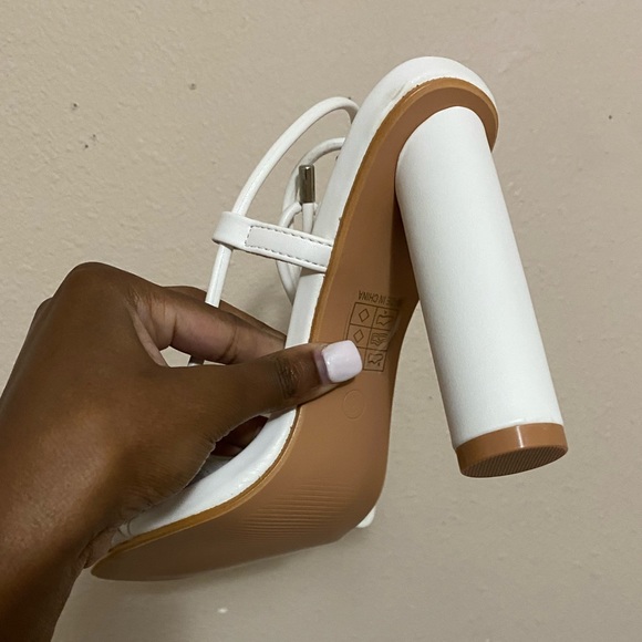 White Heels Size 5 (4.5” Heel) - Picture 3 of 7